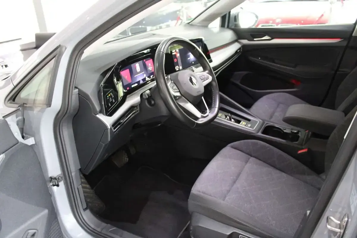 Gebraucht VW Golf VII Life 116 PS (85 kW) 2021 Grau Kleinwagen