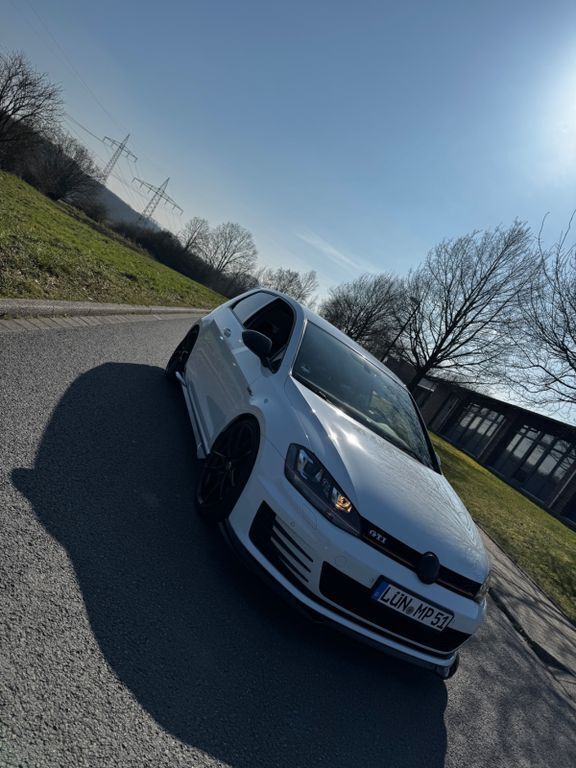 Weiß Gebraucht 2016 VW Golf VII GTI Limousine | 15.500 € (Superpreis) - Bild 1/4