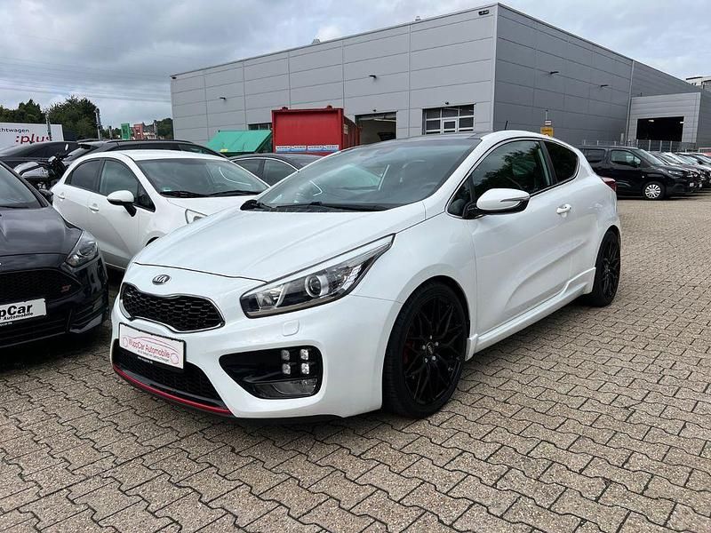 Weiß Gebraucht 2013 Kia ProCeed GT Kleinwagen | 9.490 € - Bild 1/4