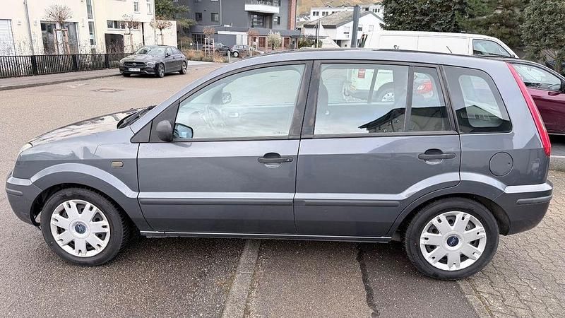 Gebraucht Ford Fusion Trend 80 PS (58 kW) 2003 Grau Kleinwagen