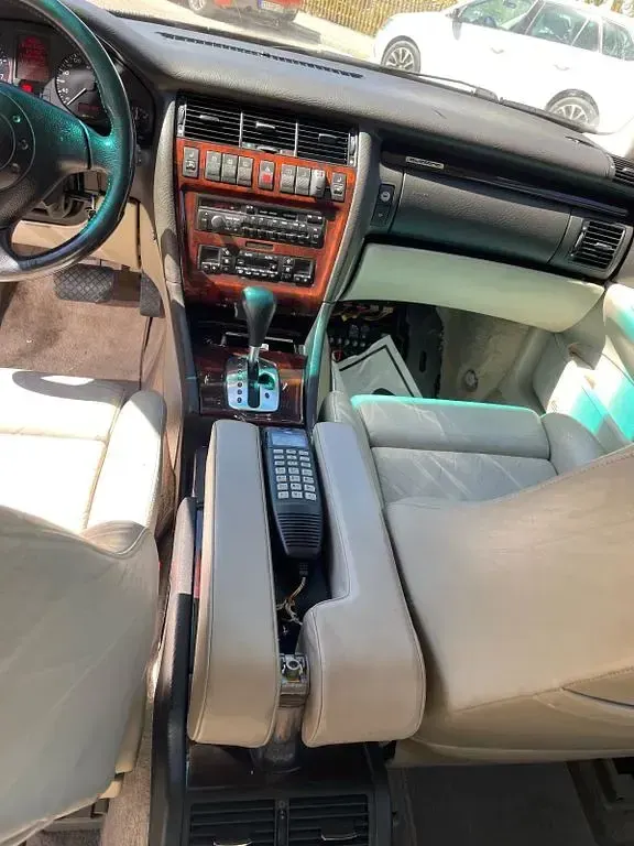 Gebraucht Audi A8 299 PS (219 kW) 1996 Violet Limousine