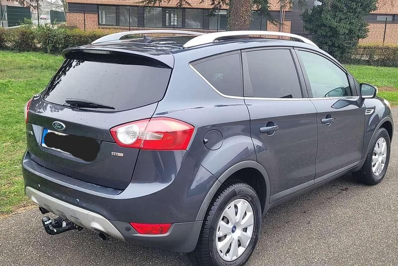 Gebraucht Ford Kuga Titanium 136 PS (100 kW) 2010 Grau SUV