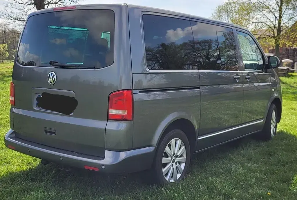 Gebraucht VW Multivan Highline 179 PS (131 kW) 2012 Grau Van / Kleinbus