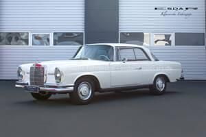 Weiß Gebraucht 1967 Mercedes 250 SE Coupé | 89.000 € - Bild 1/4