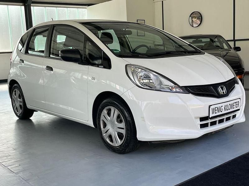Second-hand Honda Jazz 90 CP (66 kW) 2012 Alb Hatchback