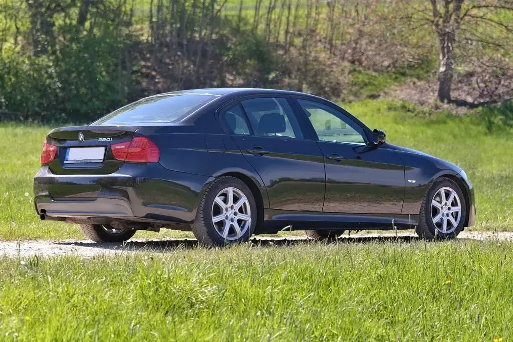 Gebraucht BMW 320 M Sport 170 PS (125 kW) 2009 Schwarz Limousine