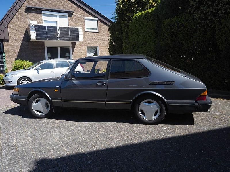 Second-hand Saab 900 110 CP (80 kW) 1989 Gri Hatchback