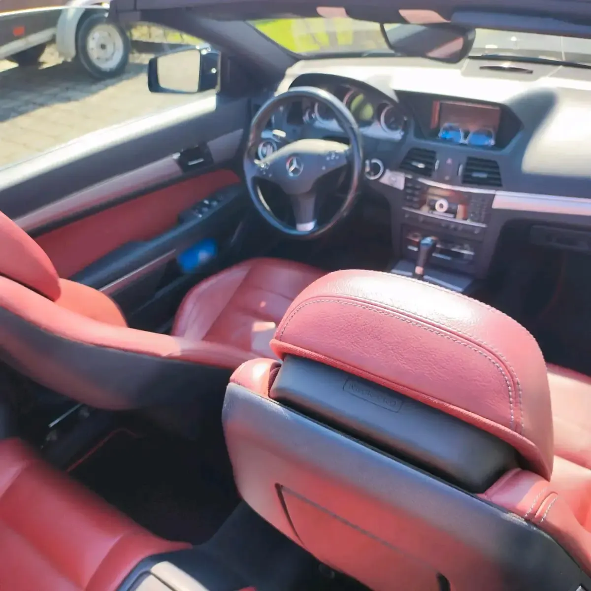 Gebraucht Mercedes E200 184 PS (135 kW) 2010 Schwarz Cabrio