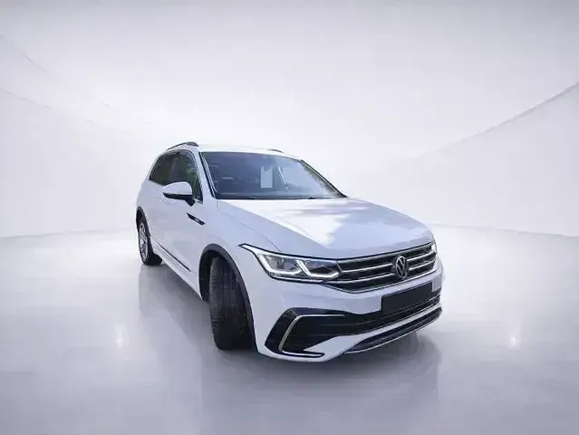 Gebraucht VW Tiguan R-line 150 PS (110 kW) 2023 Weiß SUV