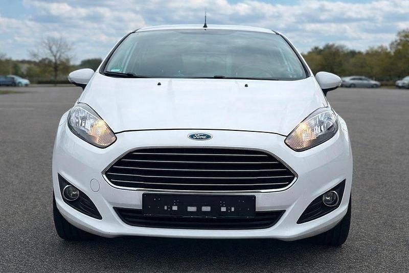 Gebraucht Ford Fiesta SYNC Edition 80 PS (58 kW) 2014 Weiß Kleinwagen