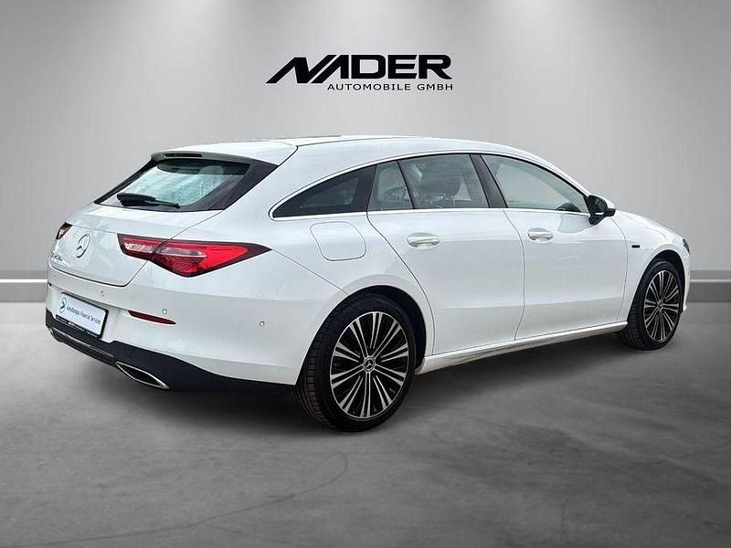 Gebraucht Mercedes CLA250e 218 PS (160 kW) 2021 Weiß Limousine