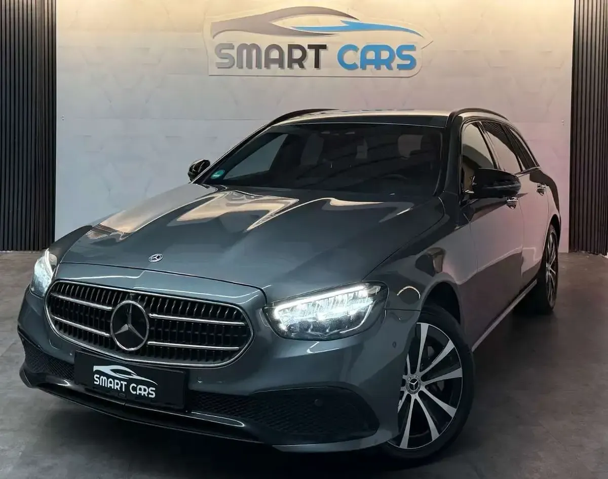 Gebraucht Mercedes E300 306 PS (225 kW) 2021 Grau Van / Kleinbus