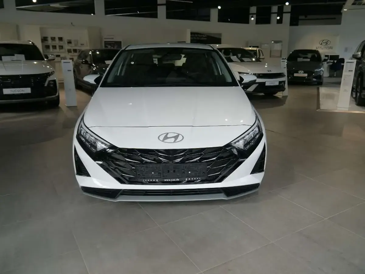 Neu Hyundai i20 Trend 90 PS (66 kW) 2026 Weiß Kleinwagen