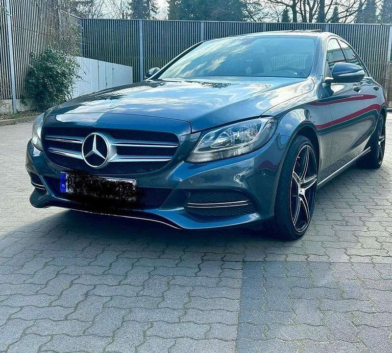 Grau Gebraucht 2014 Mercedes C250 Avantgarde Limousine | 15.500 € (Fairer Preis) - Bild 1/4