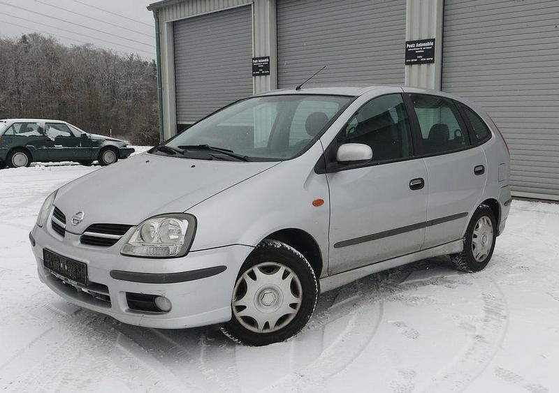 Silber Gebraucht 2003 Nissan Almera Tino Tekna Van / Kleinbus | 999 € (Superpreis) - Bild 1/4