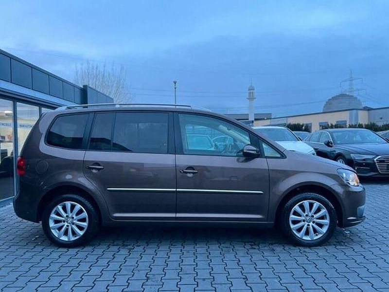 Gebraucht VW Touran Highline 140 PS (102 kW) 2011 Braun Van / Kleinbus