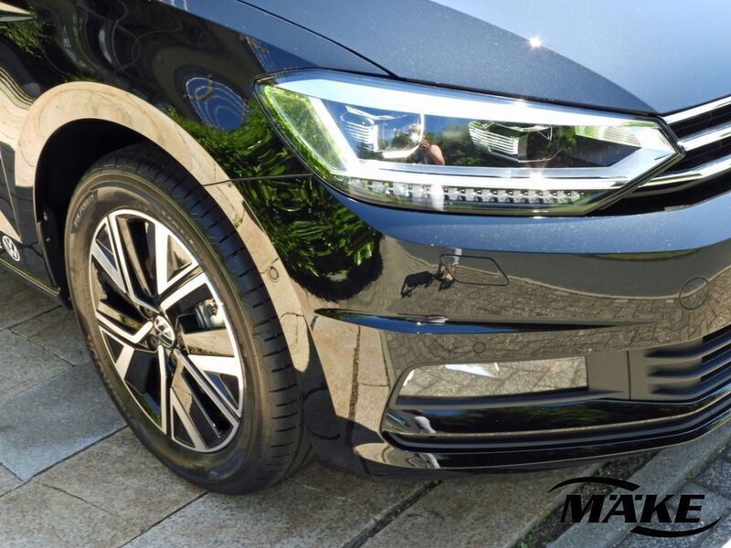 Gebraucht VW Touran Comfortline 150 PS (110 kW) 2025 Schwarz Van / Kleinbus