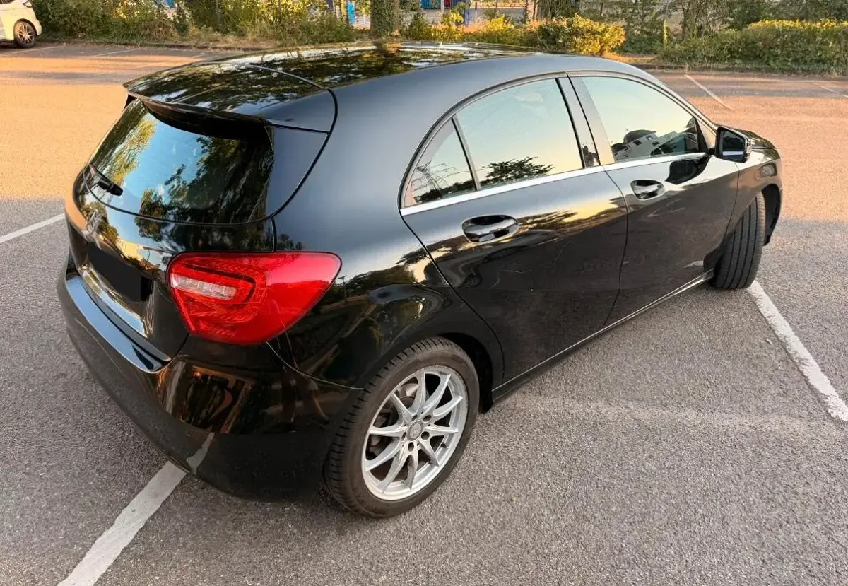 Gebraucht Mercedes A180 Style 122 PS (89 kW) 2013 Schwarz Kleinwagen