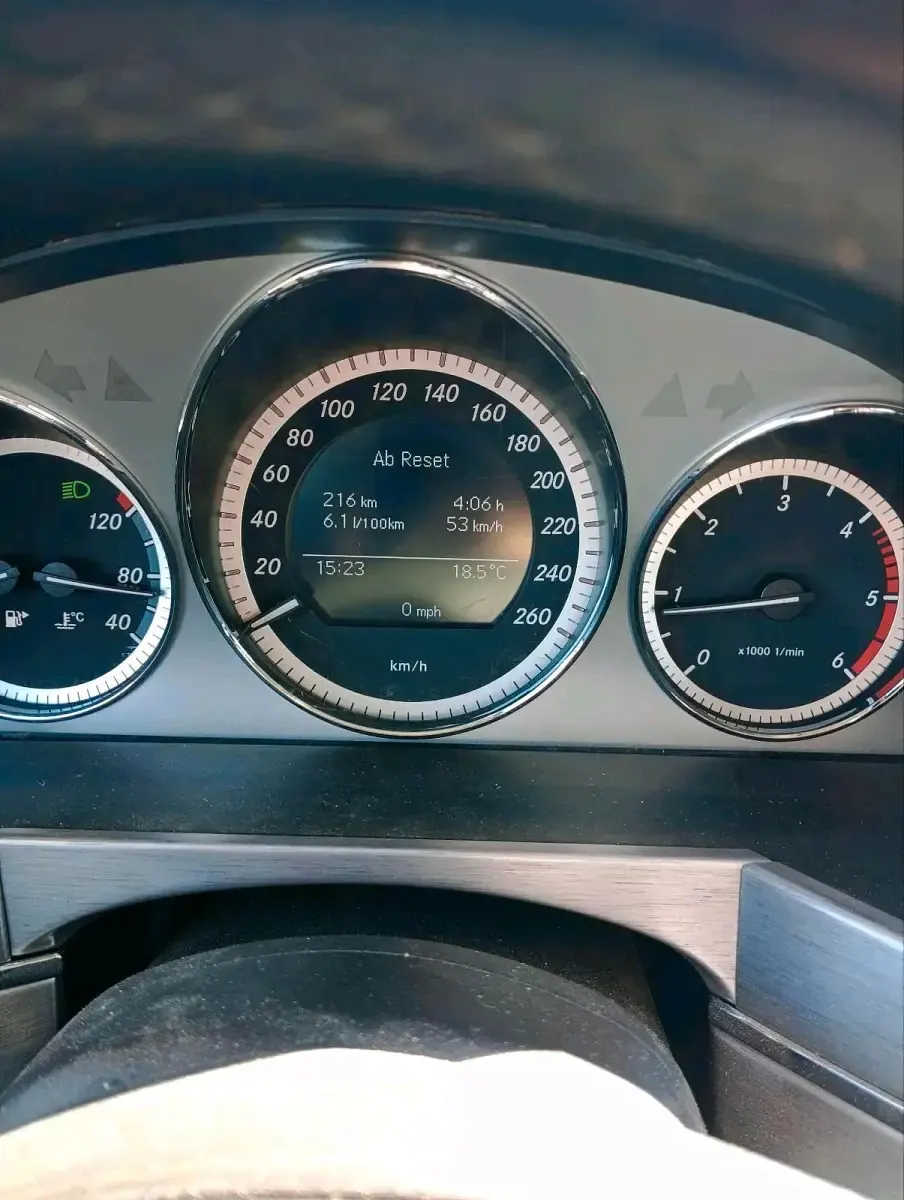Gebraucht Mercedes GLK220 170 PS (125 kW) 2011 Grau SUV