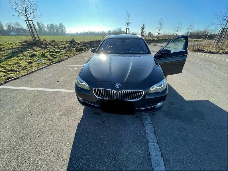 Gebraucht BMW 520 184 PS (135 kW) 2013 Grau Kombi