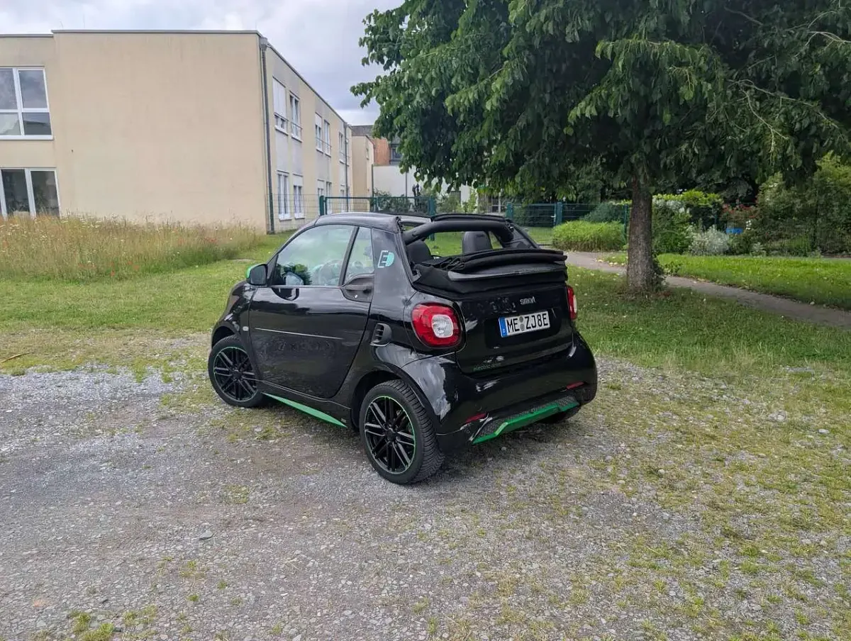 Gebraucht Smart ForTwo Electric Drive Brabus 60 kW (82 PS) 2018 Schwarz Cabrio