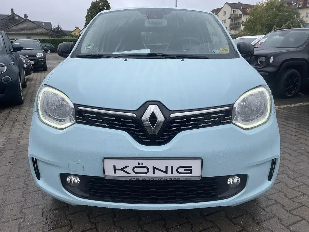 Second-hand Renault Twingo Techno 60 kW (82 CP) 2023 Albastru Hatchback
