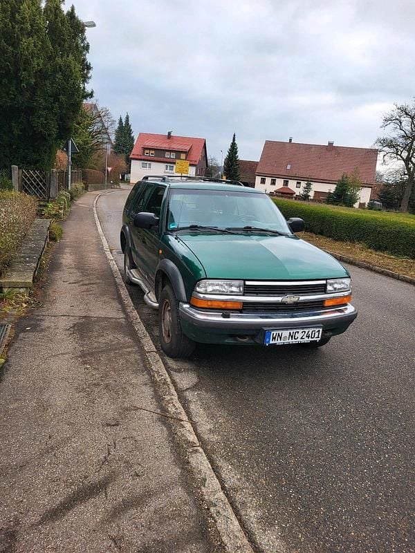 Grün Gebraucht 2001 Chevrolet Blazer SUV | 3.000 € (Fairer Preis) - Bild 1/4