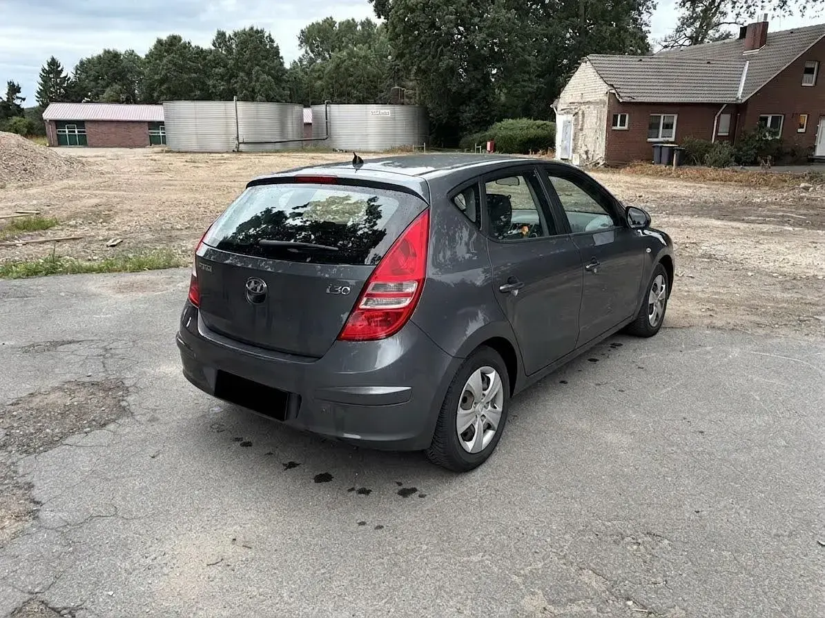 Gebraucht Hyundai i30 109 PS (80 kW) 2009 Grau Kleinwagen