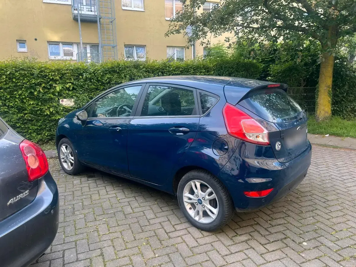 Gebraucht Ford Fiesta 80 PS (58 kW) 2016 Blau Kleinwagen