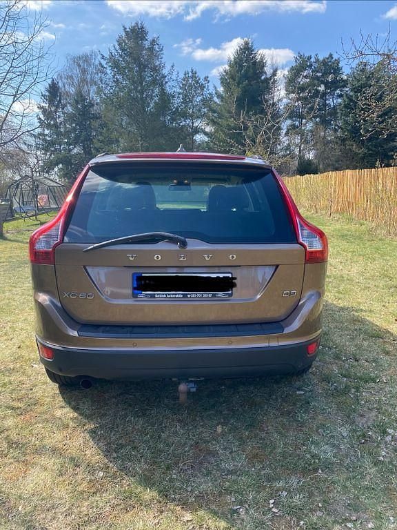 Gebraucht Volvo XC60 Momentum 163 PS (119 kW) 2011 Braun SUV