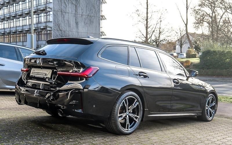 Gebraucht BMW 318 Shadowline 150 PS (110 kW) 2024 Schwarz Kombi