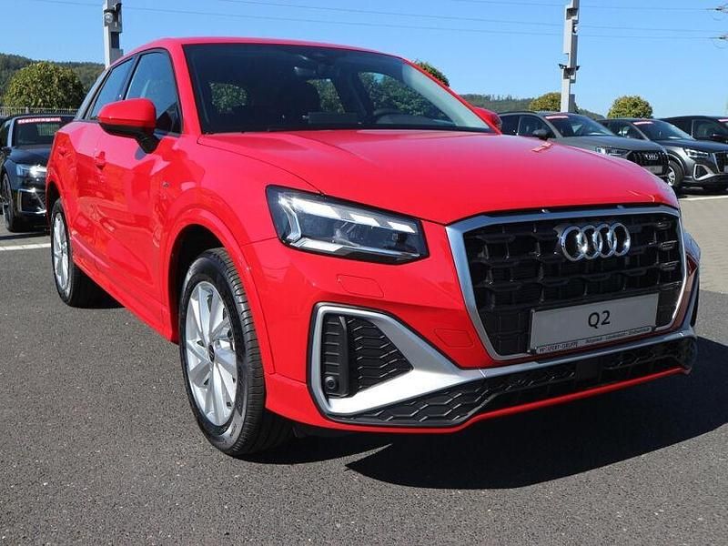 Gebraucht Audi Q2 S-Line 150 PS (110 kW) 2023 Tangorot metallic SUV