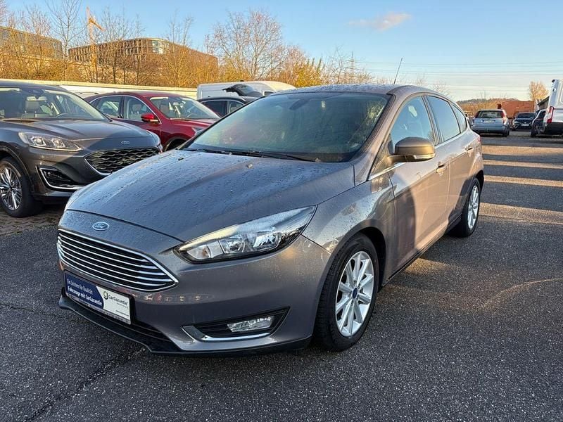 Używany Ford Focus Titanium 101 KM (74 kW) 2015 Brązowy Sedan/Limuzyna