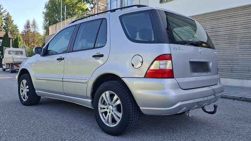 Gebraucht Mercedes ML270 163 PS (119 kW) 2003 SUV