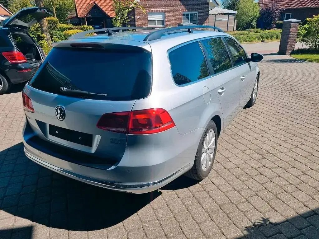 Gebraucht VW Passat 140 PS (102 kW) 2011 Silber Kombi
