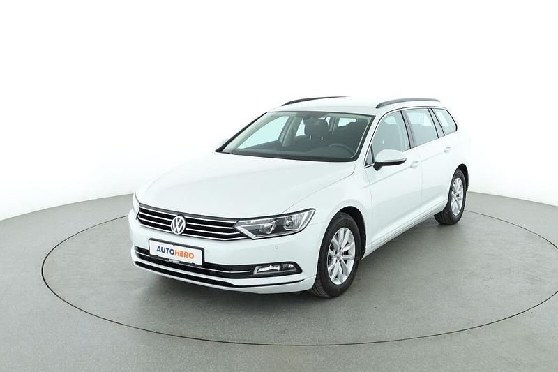 Weiß Gebraucht 2018 VW Passat Comfortline Kombi | 16.620 € (Fairer Preis) - Bild 1/3