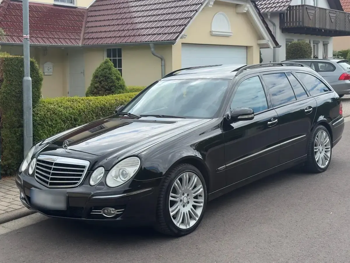 Gebraucht Mercedes E320 Avantgarde 224 PS (164 kW) 2008 Schwarz Kombi