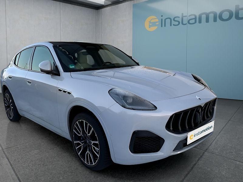Grau Gebraucht 2022 Maserati Grecale SUV | 53.900 € (Superpreis) - Bild 1/4