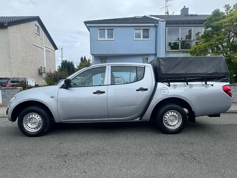 Gebraucht Mitsubishi L200 127 PS (93 kW) 2012 Silber Pickup