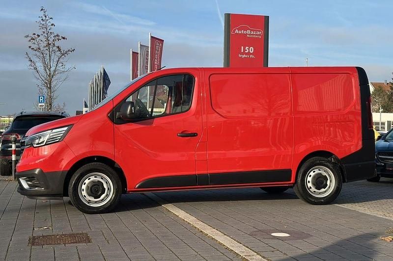 Gebraucht Renault Trafic Komfort 150 PS (110 kW) 2022 Rot Van / Kleinbus