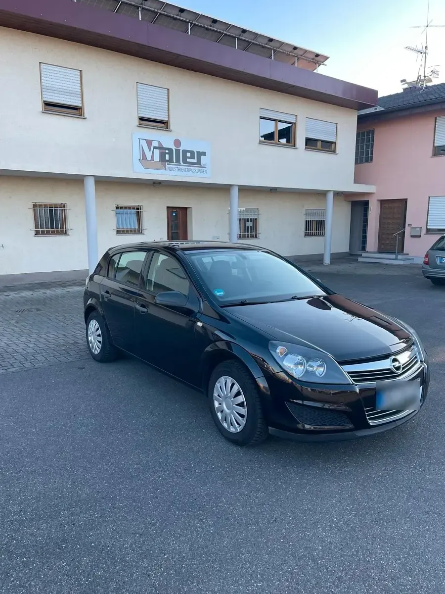 Gebraucht Opel Astra 89 PS (65 kW) 2009 Schwarz Kleinwagen