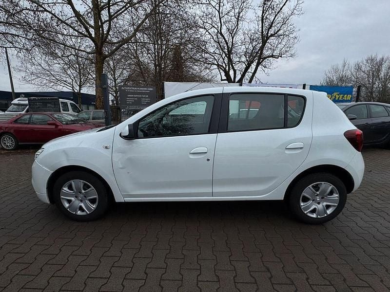 Gebraucht Dacia Sandero 73 PS (53 kW) 2017 Weiß Limousine
