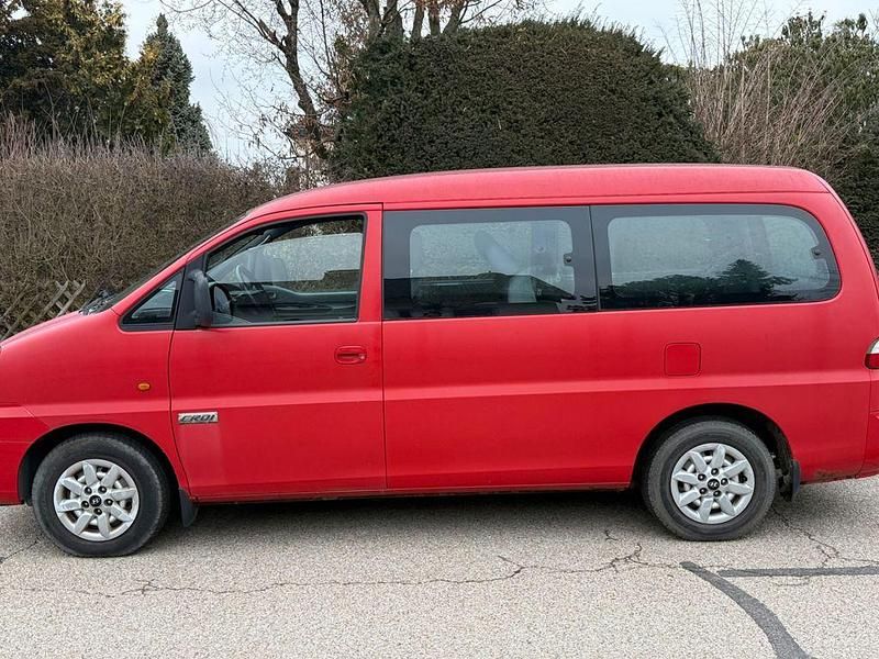 Gebraucht Hyundai H-1 140 PS (102 kW) 2006 Rot Van / Kleinbus
