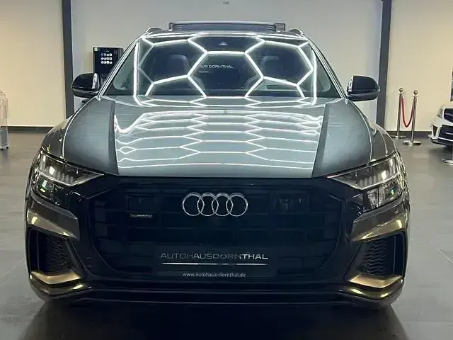 Gebraucht Audi Q8 Competition 286 PS (210 kW) 2020 Grau SUV
