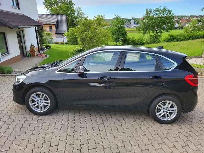 Gebraucht BMW 218 150 PS (110 kW) 2015 Schwarz Van / Kleinbus