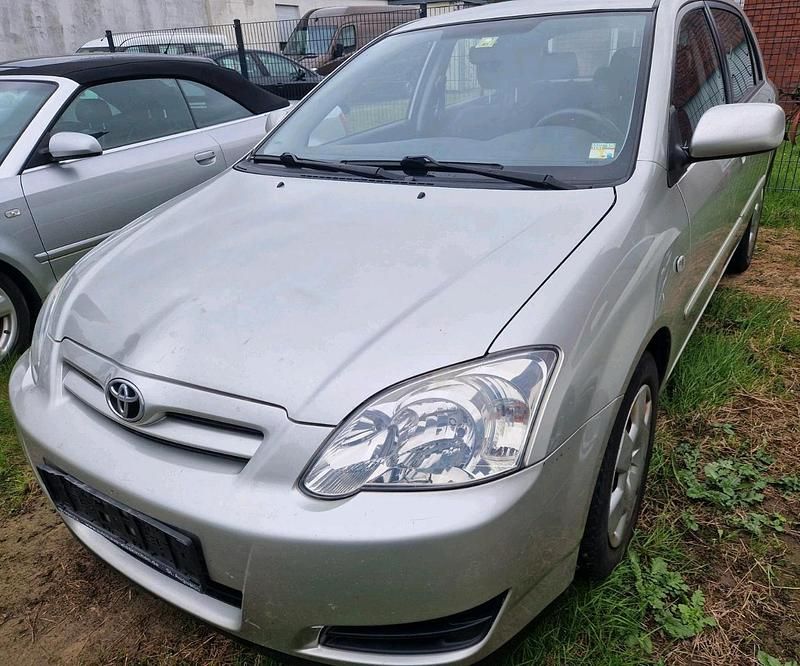 Grau Gebraucht 2005 Toyota Corolla Kleinwagen | 2.950 € (Fairer Preis) - Bild 1/4