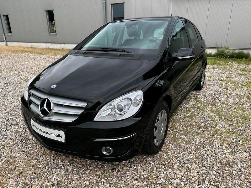 Schwarz Gebraucht 2009 Mercedes B170 Classic Van / Kleinbus | 5.950 € (Fairer Preis) - Bild 1/4