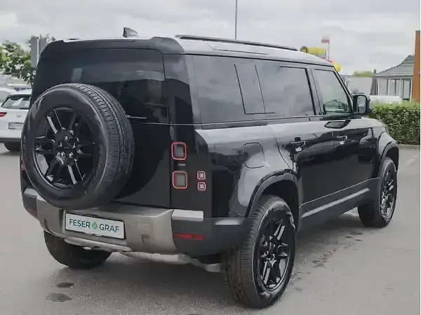 Neu Land Rover Defender 249 PS (183 kW) 2026 Santorini black SUV