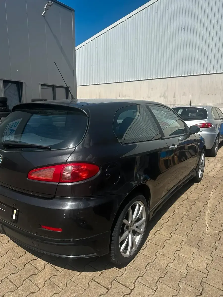 Gebraucht Alfa Romeo 147 Ti 150 PS (110 kW) 2006 Schwarz Kleinwagen