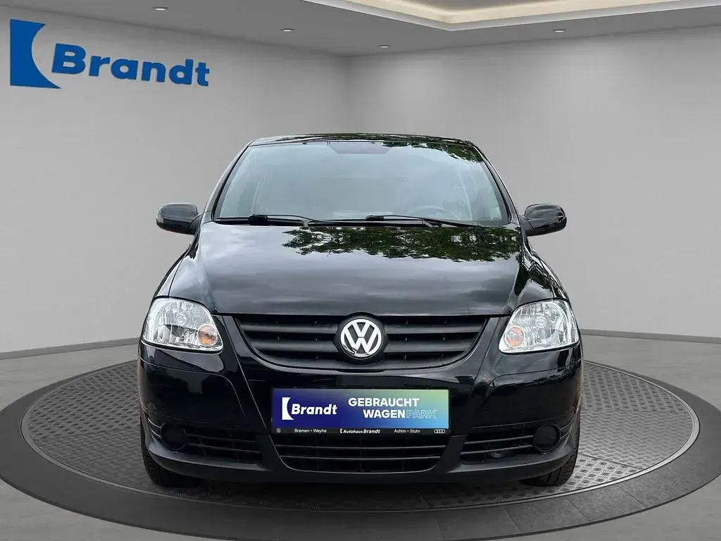 Gebraucht VW Fox Basis 54 PS (39 kW) 2009 Schwarz Kleinwagen
